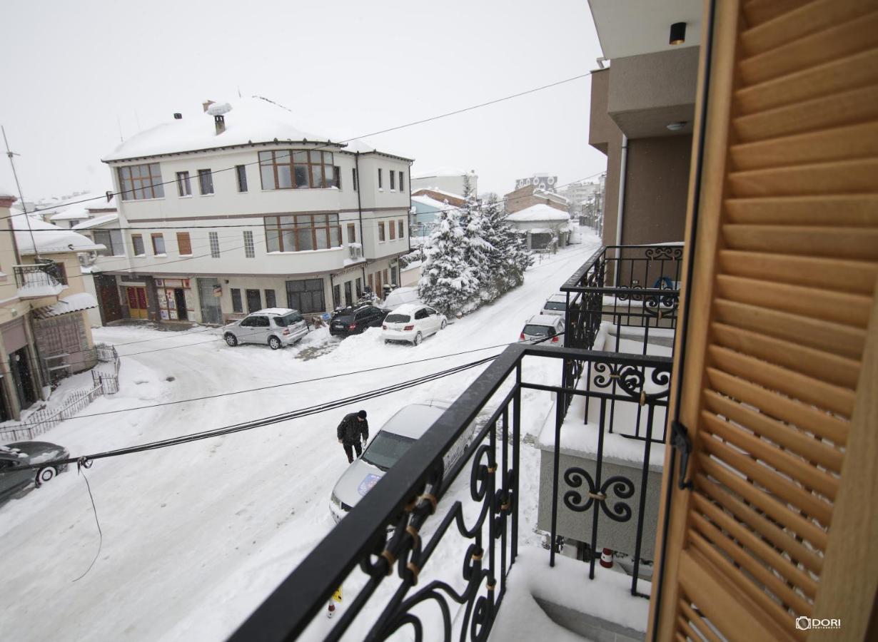 Tres Belle * Korça